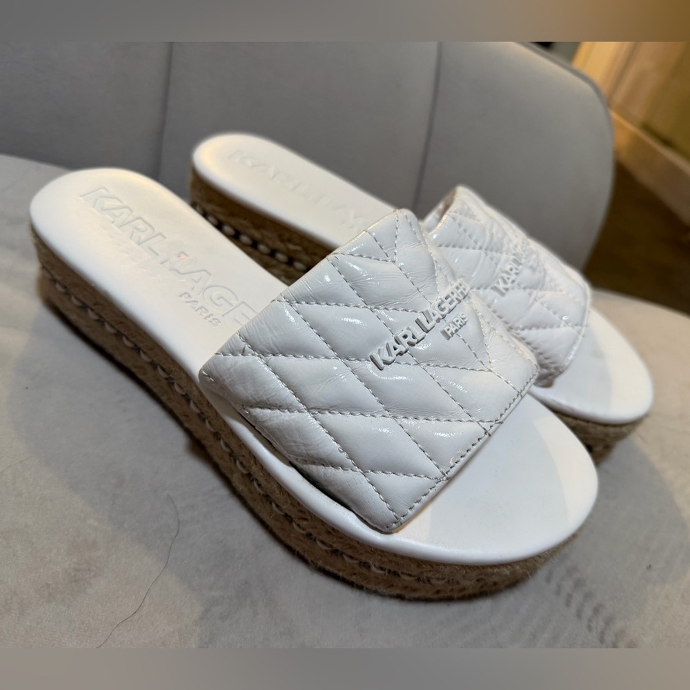 Karl Lagerfeld KAMARA Quilted Platform
Sandals size 9.5
Karl